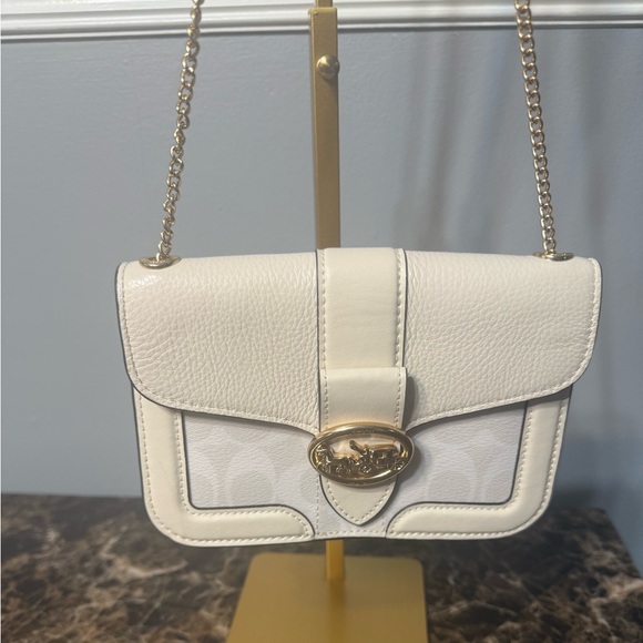 Coach Georgie Crossbody in Signature Canvas – Like New ✨ - Picture 3 of 16